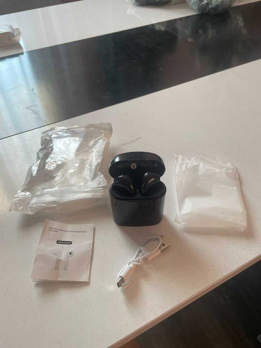 Bluetooth слушалки в черен цвят