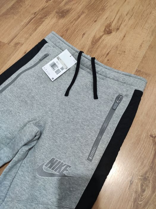 Pantaloni de trening Nike Sportswear mărimea XS/S