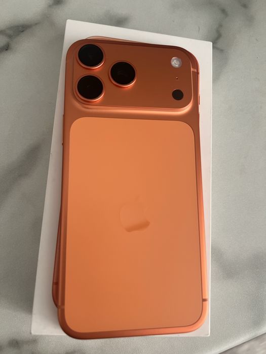 Айфон 17 Pro Max е Сим