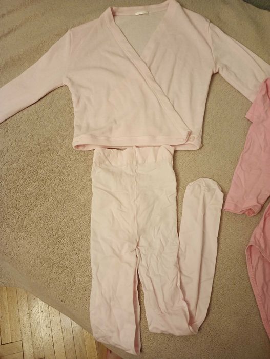 Vând echipament balet fete