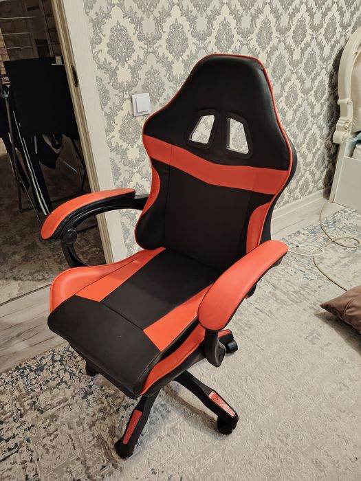 Продаю компьютерный стул