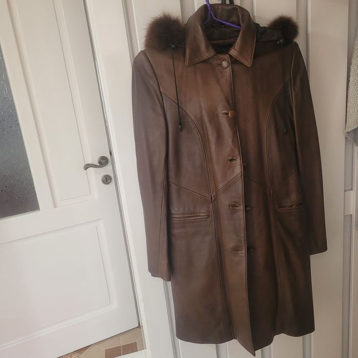 Vând haina din piele, mărimea 40