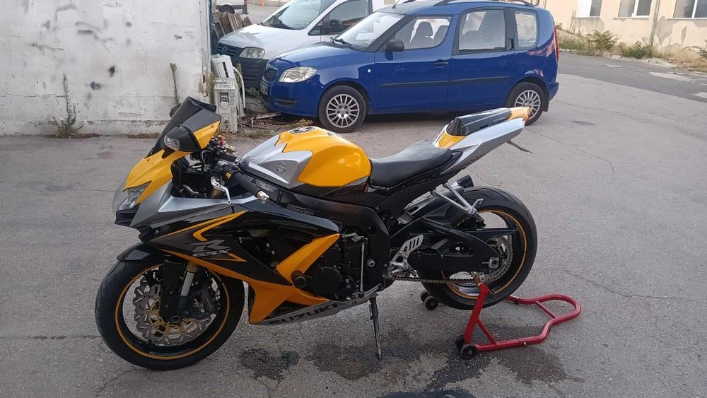 Suzuki GSX R 600 K8