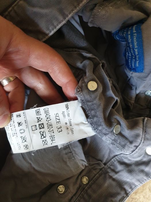 Pantaloni Guess pentru bărbați