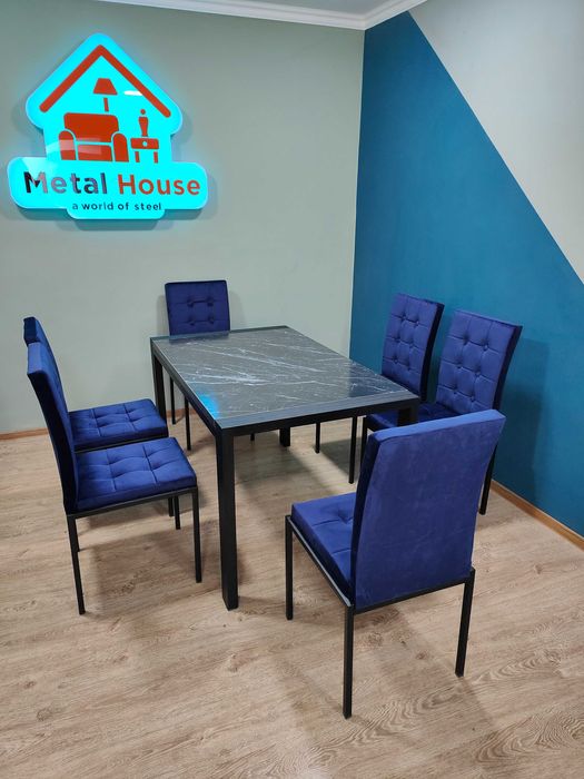 Стол со стульями