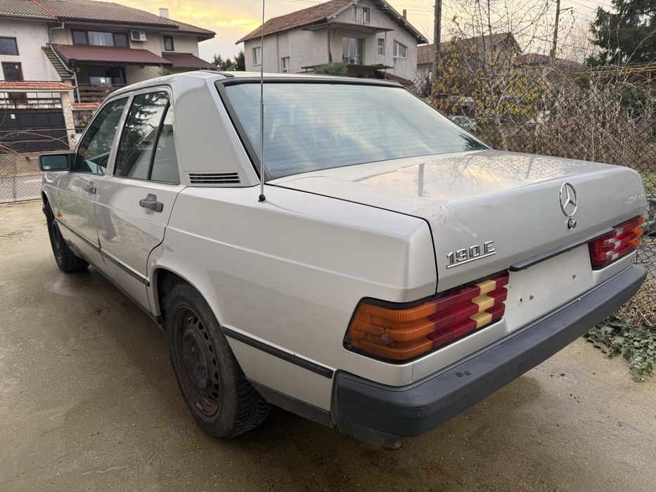 Мерцедес 190 на части