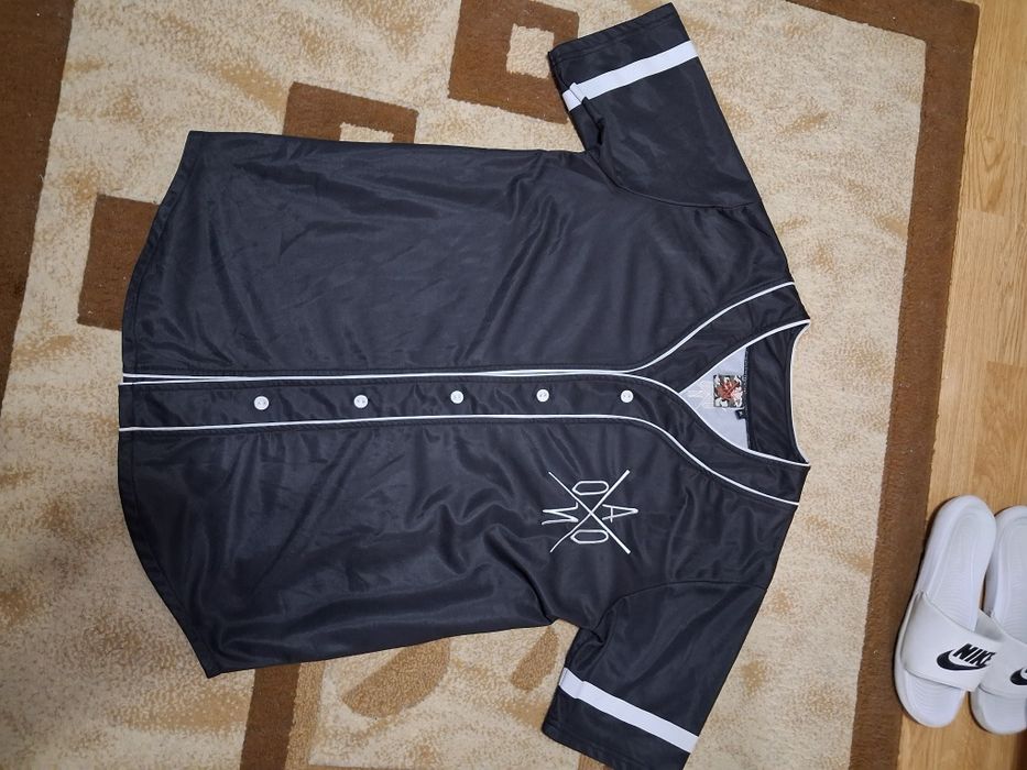 Aono Barberlife jersey 
Poshmark
Poshmark