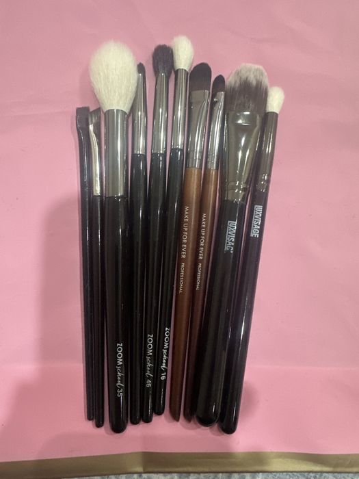 Продам дешево профессиональные кисти для макияжа