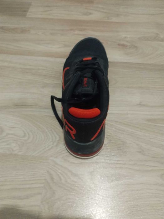 Vand adidasi in stare foarte buna