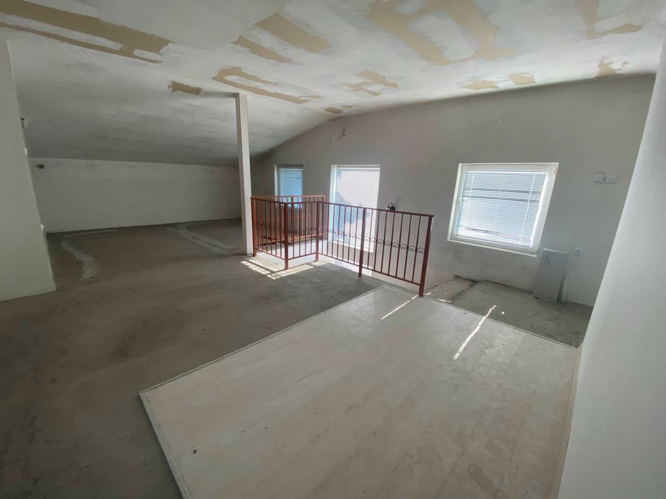 Самостоятелна нова къща, сп.Чайка, гараж