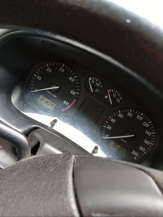 Продавам кола Фолксваген.