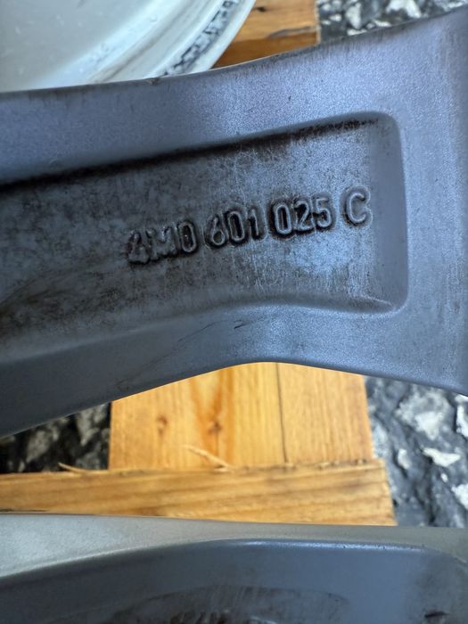 Алуминиеви джанти AUDI Q7 8.5JX19" ET 28 5x112 4M0601025C ном 316