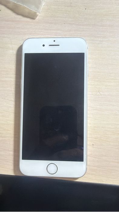 Продам телефон IPhone 6