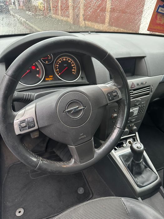 Vând Opel astra H