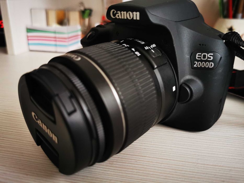 Canon EOS 2000D + EF-S 18-55 IS II 2728C003 - (NEFOLOSIT)+Trepied+Card