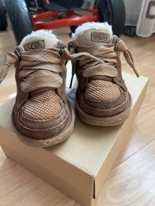 UGG Lowmel marimea 25