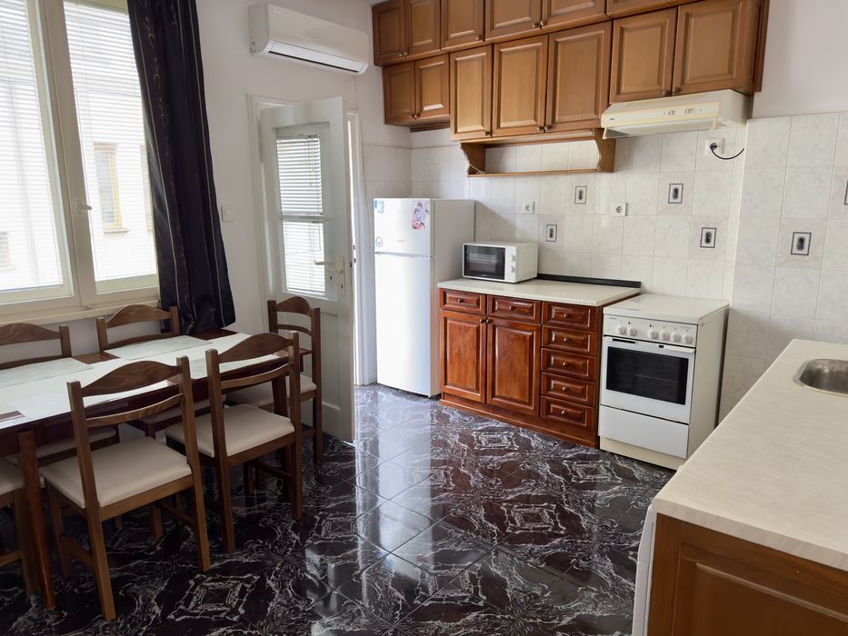 Апартамент с две спални в центъра на Бургас