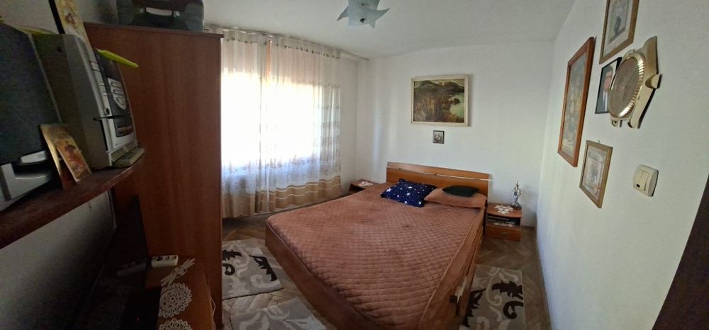 Apartament 3 camere in Valea Roșie