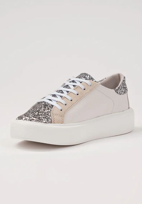 Сникърси Водно конче