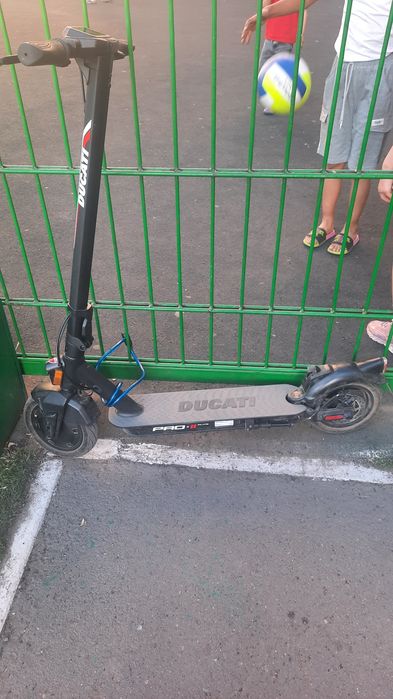 Электронный самокат