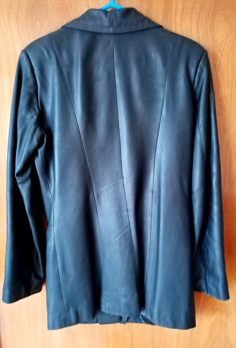 Вталено кожено сако