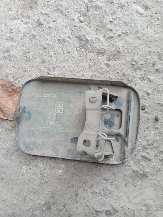 Крышка лючок бензобака