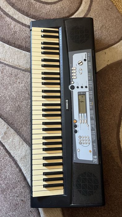 синтезатор YAMAHA PSR e214