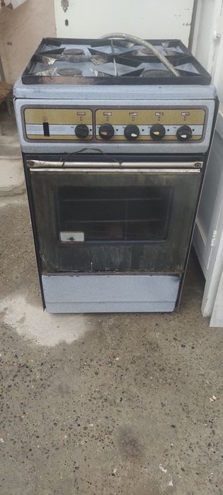 Продается газовая плита. Gaz plita sotiladi