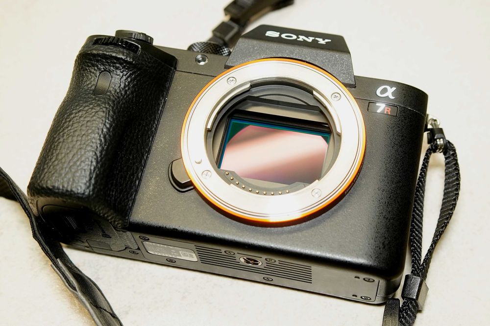 Sony A7RII Body – Pachet Complet, 9.975 cadre, stare impecabilă
