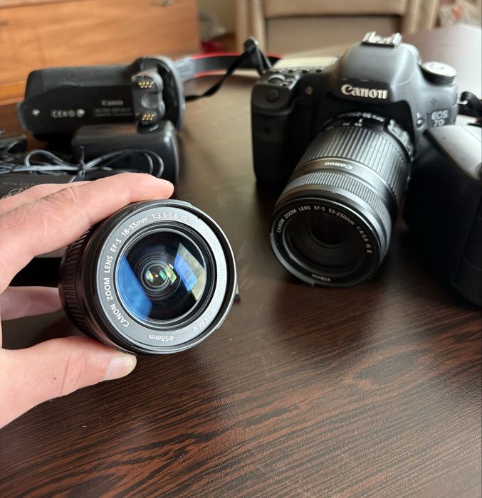 Продавам фото комплект Canon EOS 7D + аксесоари