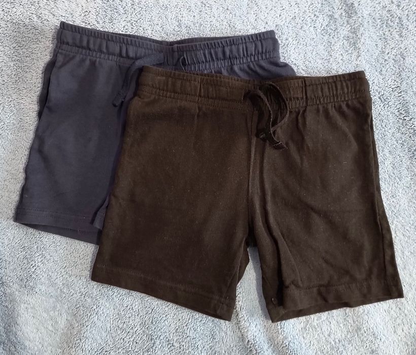 Set 2 pantaloni scurti, H&M, marimea 104