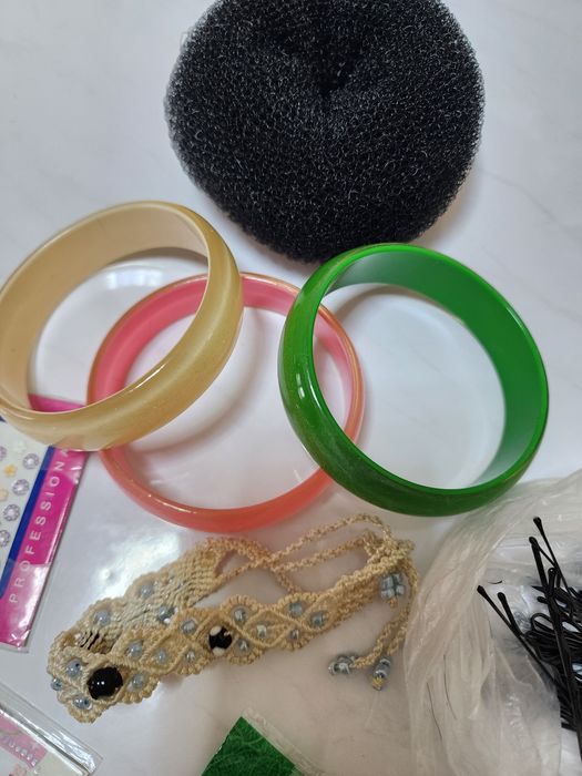 Заколки, резинки, браслеты