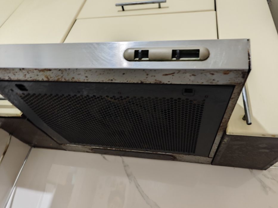 Продаю вытяжку 50/60