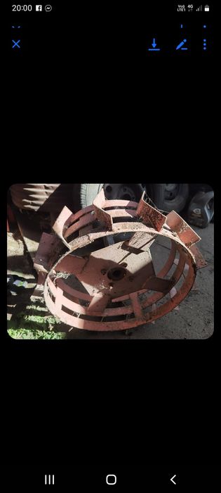 Vând roti de motocultor de 15 cai cu manicoti