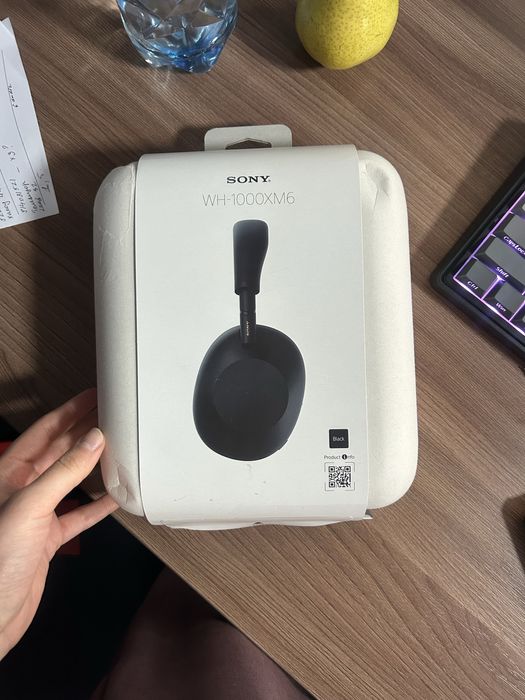 Наушник Sony XM6 черный