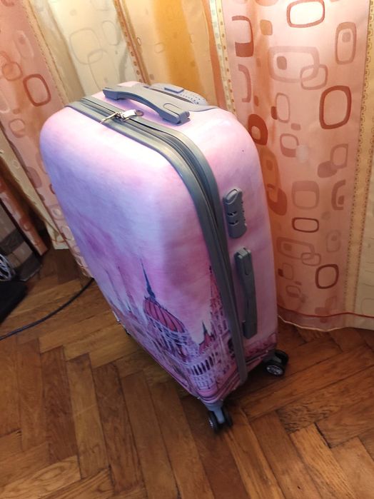 Troller Budapesta roz