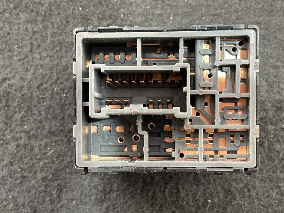 Buton reglaj oglinzi Nissan Navara D40 2006 cod 25570AX005