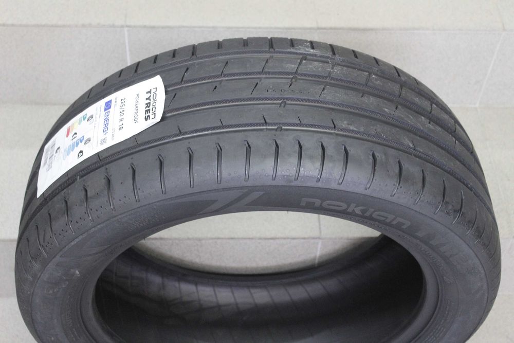 225/50-18 Nokian Poweproof