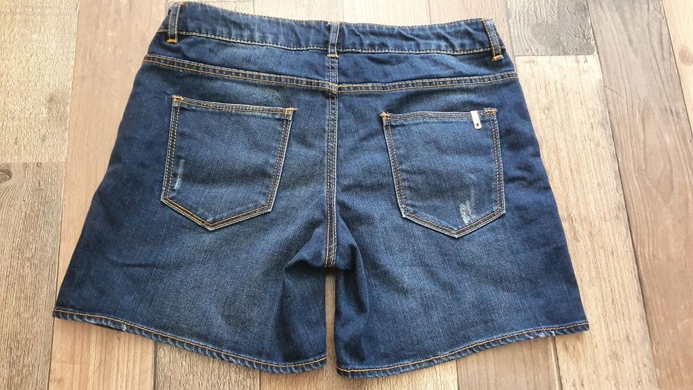 Pantaloni scurți Zara 13-14 ani (sau S)