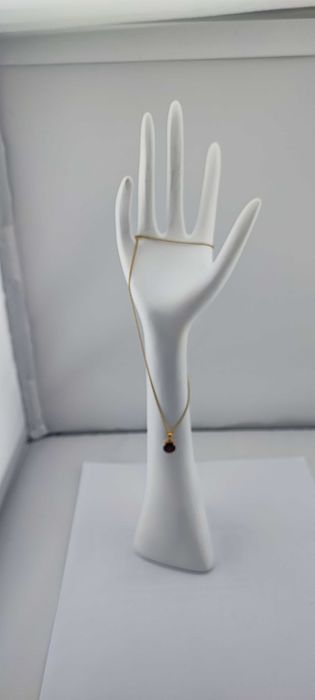 Lant aur cu medalion cu piatra garnet