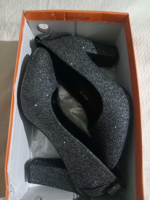 Vecherniy tufli,  ayollar uchun  nafis va go'zal