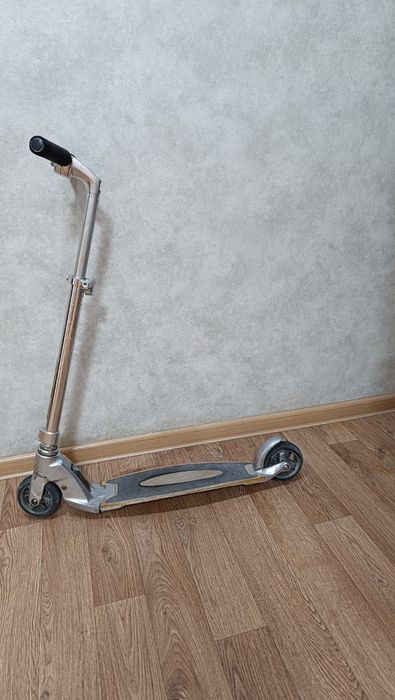 Самокат детский .