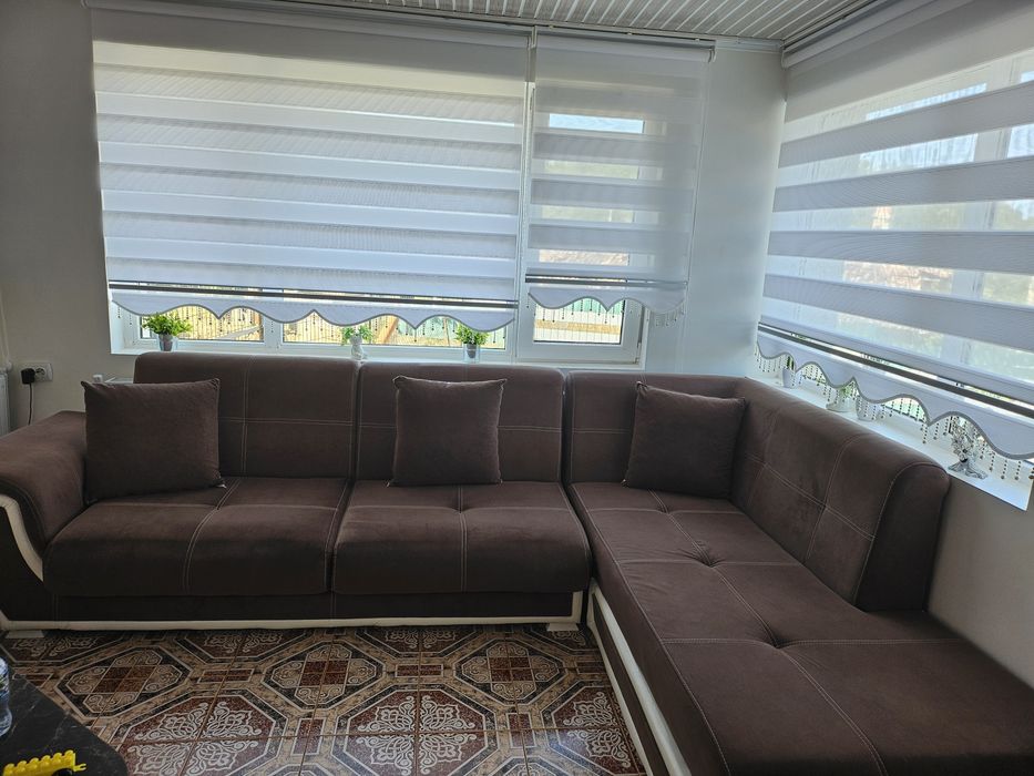 Холов ъгъл 
- L305 B206 H86/седалка 40 см.

- площ з