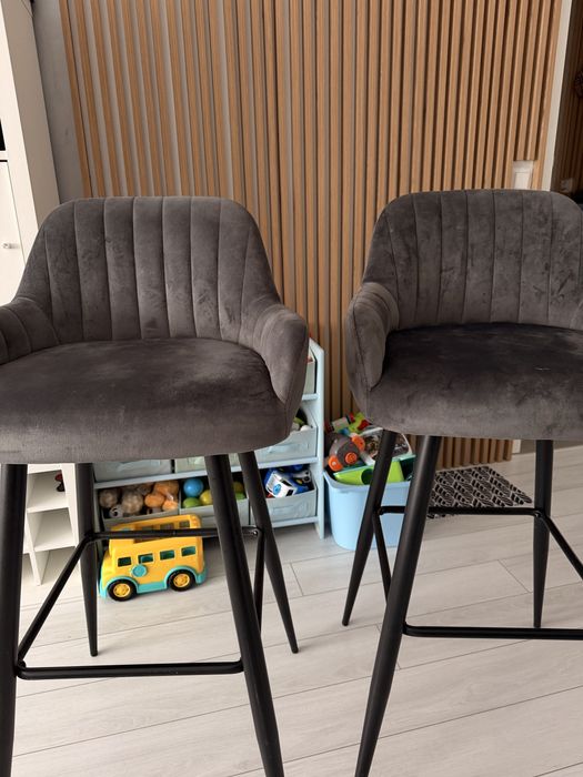 2 броя бар стола