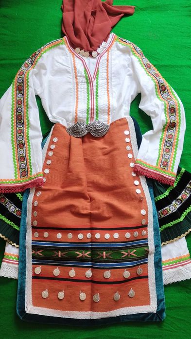 Стилизирана бутикова  фолклорна носия