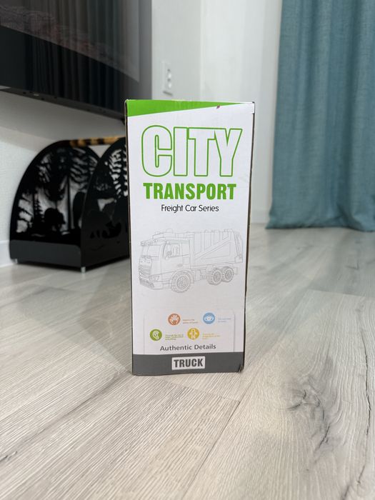 Детская игрушка машинка