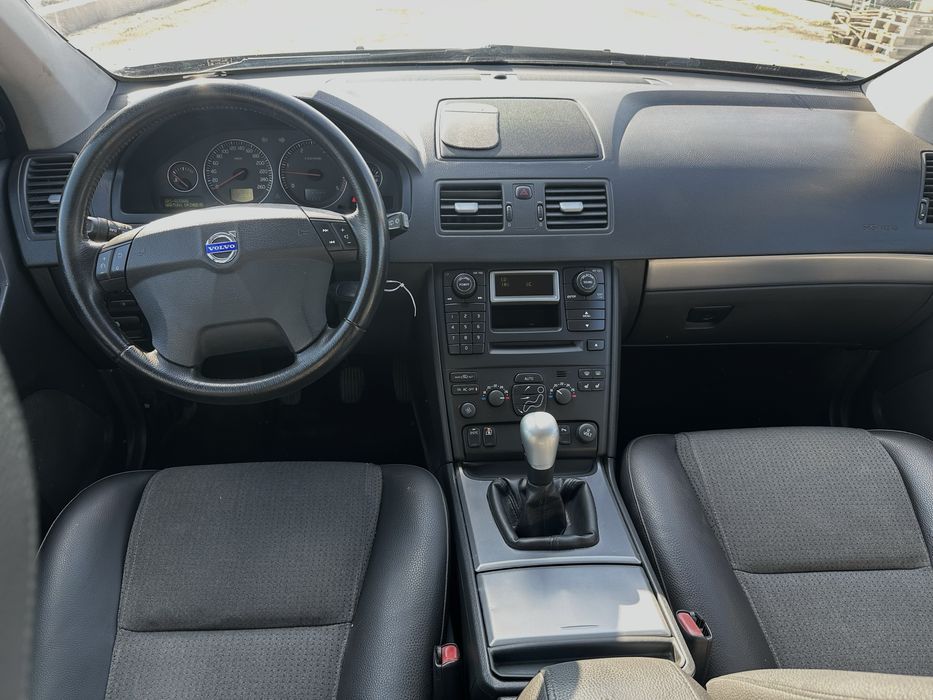 Volvo XC90 4X………