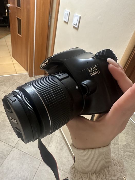 Фотоапарат Canon EOS 1100D