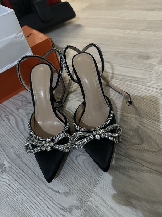 Продам туфли две пары