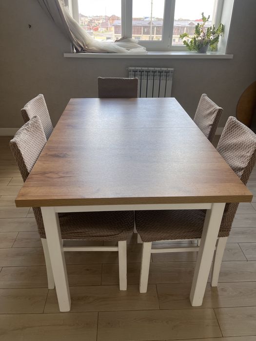 Стол со стульями в отличном состоянии